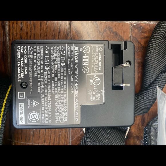 Nikon D3300 Camera - Picture 7 of 10